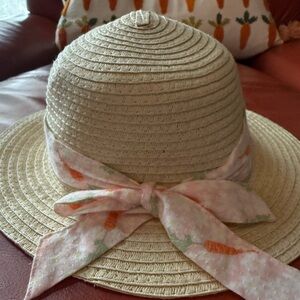 Straw Sun Hat with Carrot-Print Scarf